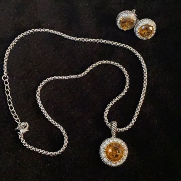 Unbranded Jewelry - Designer Inspired necklace and earrings set